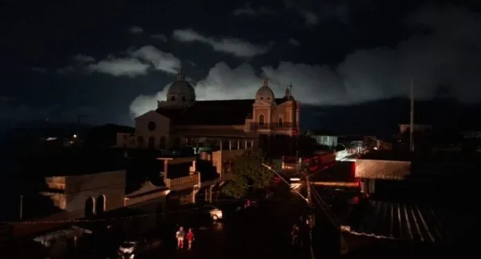 Apagão atinge cidades do Amazonas; distribuição de água também é afetada